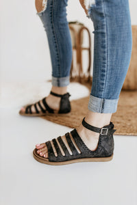 Very G Commodus Sandal in Black