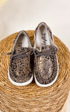 Load image into Gallery viewer, Gypsy Jazz Jazzy Sneaker in Grey