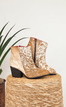 Load image into Gallery viewer, Alcala Richard Hide Booties in Tan